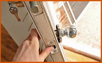 Ecorse MI Locksmith Store Ecorse, MI 313-558-8270 - 12-changing-locks